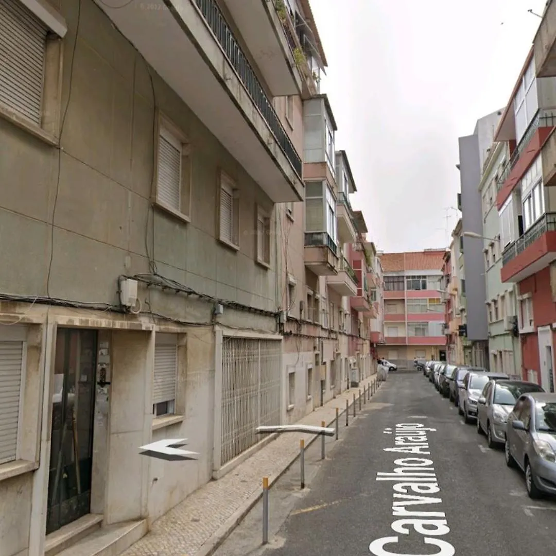 1 Room Lisbon 0*,